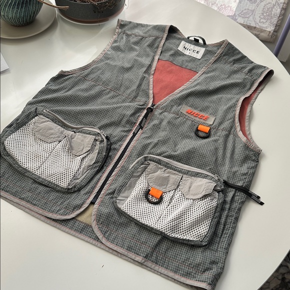 NICCE Challenger Utility Vest - Picture 2 of 7